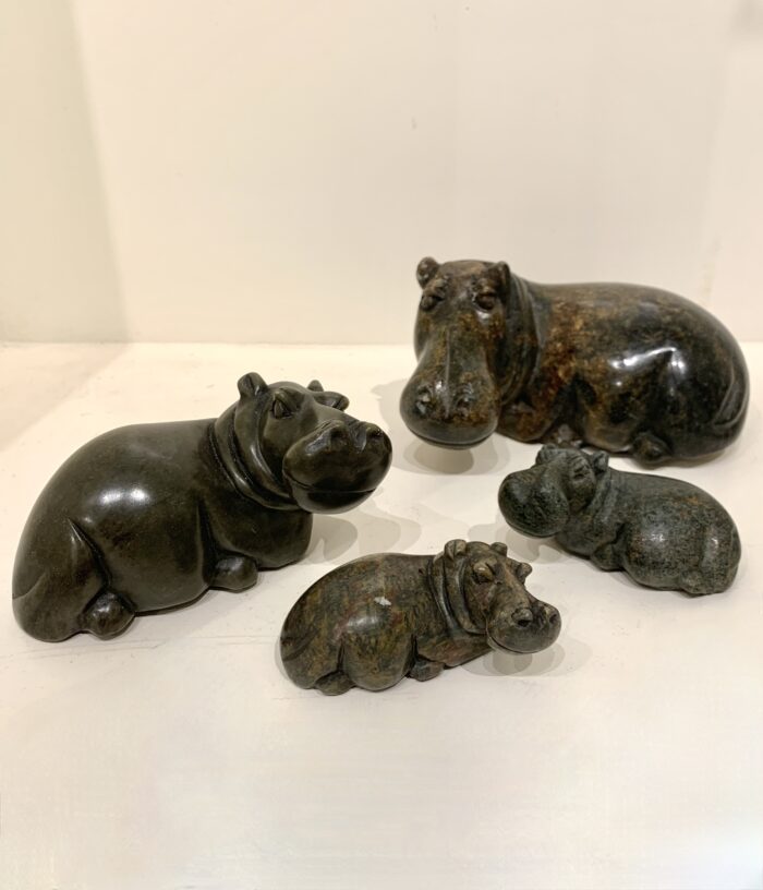 Hippo - Nijlpaard gemaakt van serpentijn steen. Beeld gemaakt vin Zimbabwe