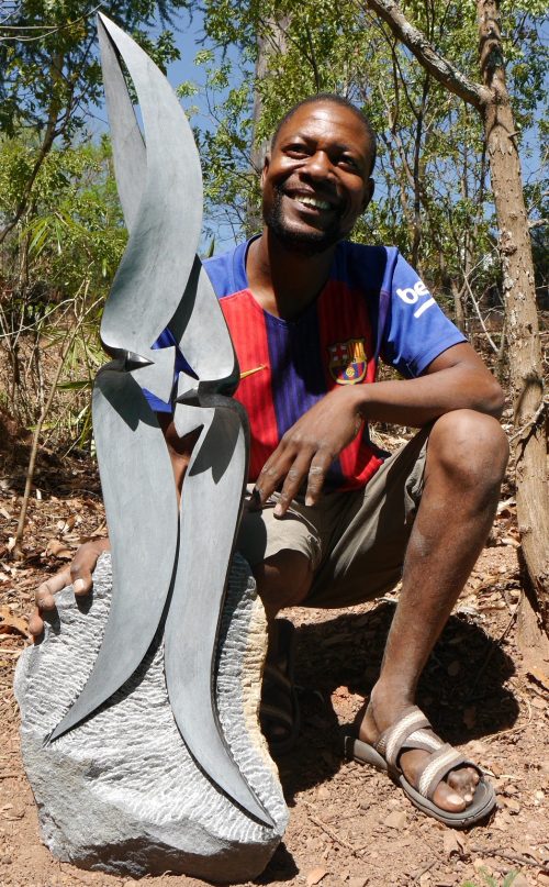 Lovebirds, gemaakt van springsteen door William Marenza uit Chitungwiza in Zimbabwe.