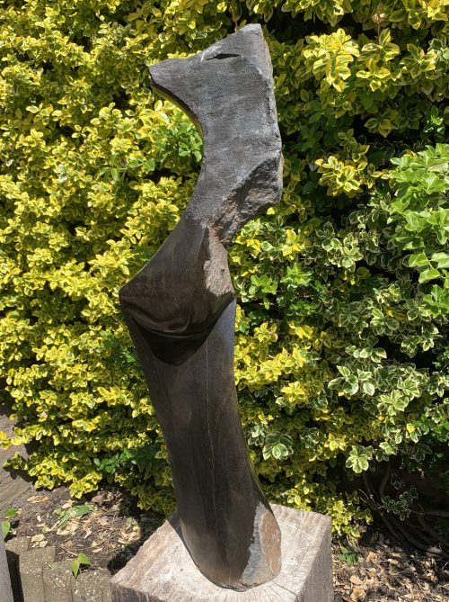 uit Harare in Zimbabwe. 95 cm. hoog en 25 cm. breed. Nr. 5079