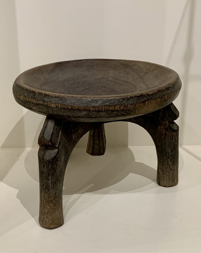 Krukje / Stool van de Wahehe stam uit Tanzania