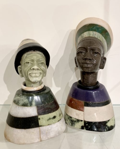 African Bush Man paar, gemaakt van diverse steensoorten als Verdiet door Elliot Katombera