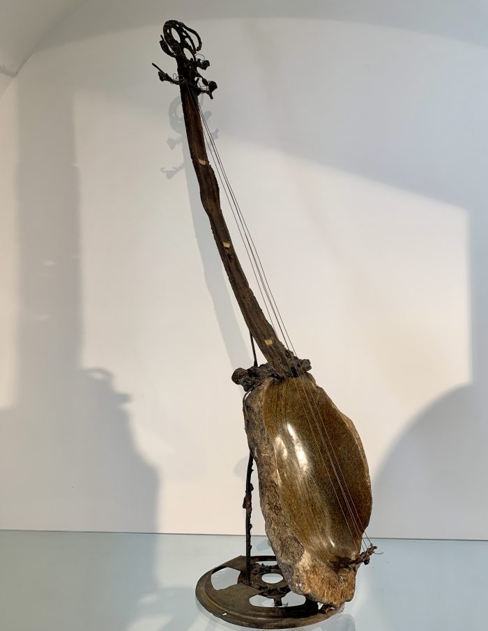 2324 - Blessing Kabanga - Serpentijn en Restmetaal - 87 cm - € 329,00