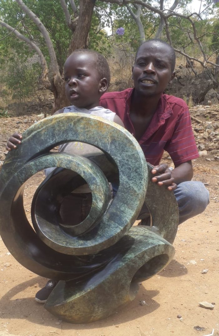 Journey gemaakt van hard serpentijn door Cliff Makore uit Chitaunike Village in Zimbabwe.