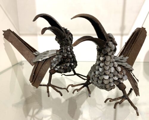 Koppel Hoornvogels, gemaakt van restmetaal door Everson Nyamhere uit Waterfalls in Harare in Zimbabwe. Afmeting per vogel: ca. 17 cm. hoog en 30 cm. breed.